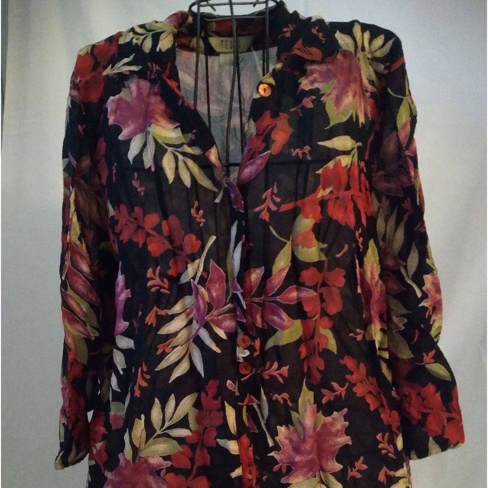U16 TEDDI Beautiful vintage sheer blouse, Black w burgundy and red floral